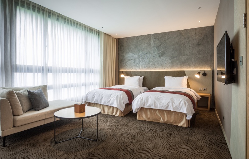 Deluxe Double Room thumbnail 3