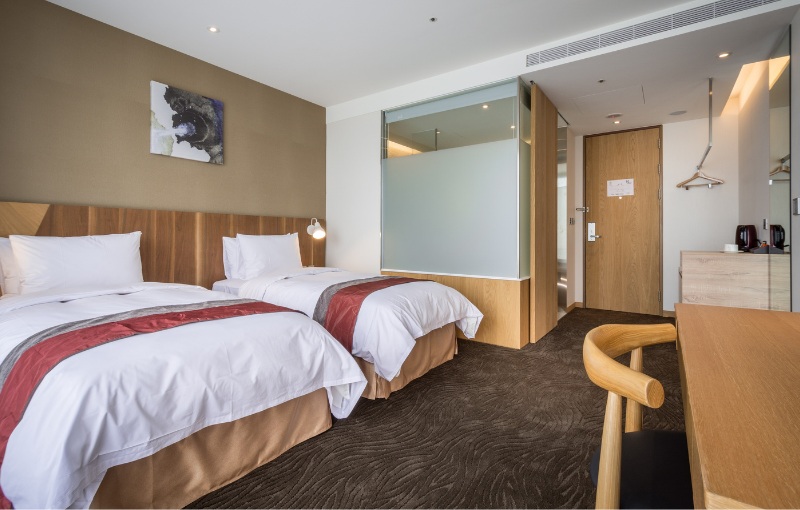 Standard Double Room thumbnail 2